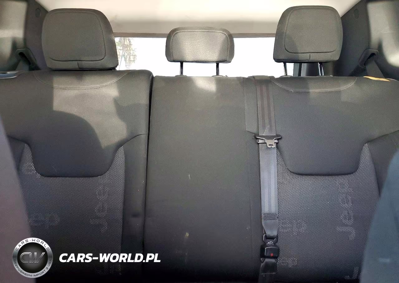 2015 Jeep Renegade Sport VIN:ZACCJAAT0FPB42053 - 10