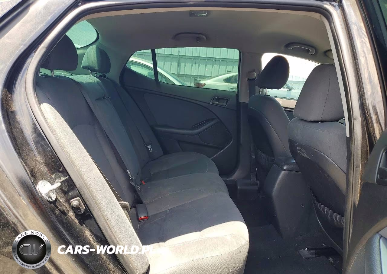 2015 Kia Optima Lx VIN:5XXGM4A71FG475119 - 10