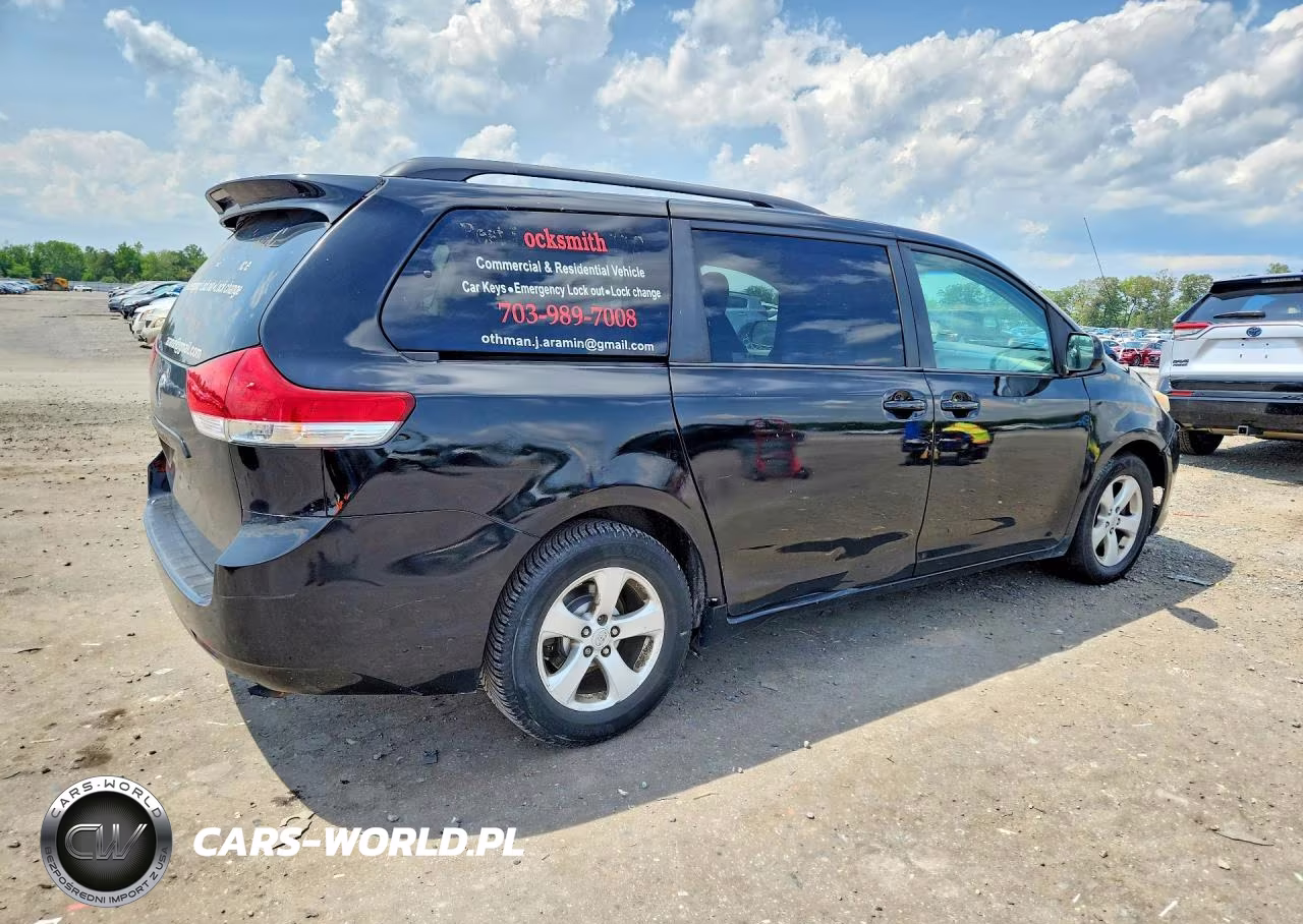 2012 Toyota Sienna Le VIN:5TDKK3DC1CS198615 - 3