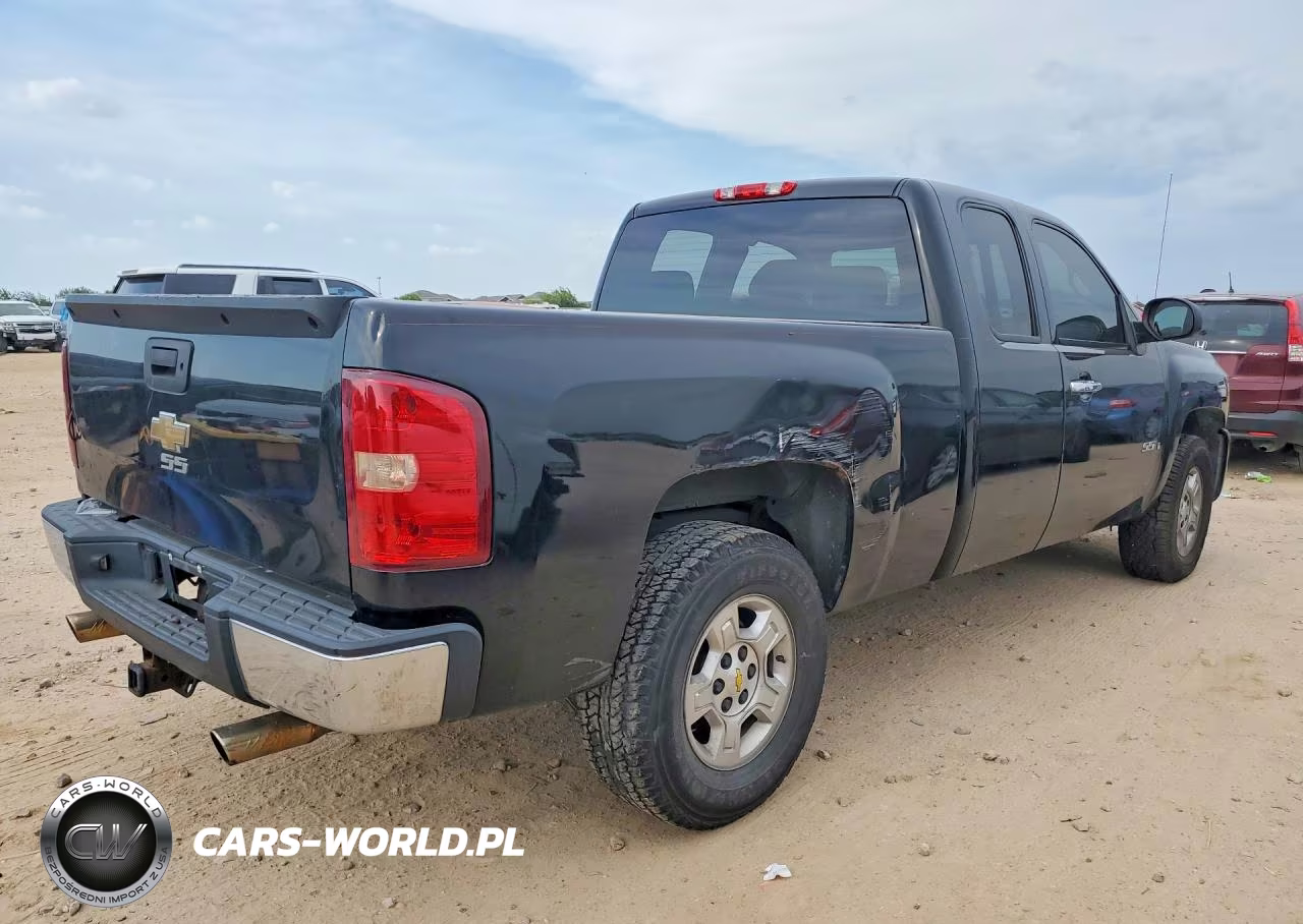 2008 Chevrolet Silverado K1500 VIN:2GCEK19J281244959 - 3