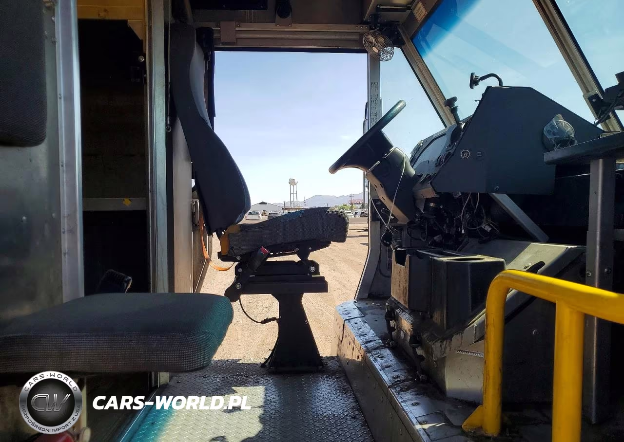 2020 Ford F59 Delivery Truck VIN:1F65F5KN3L0A03864 - 11