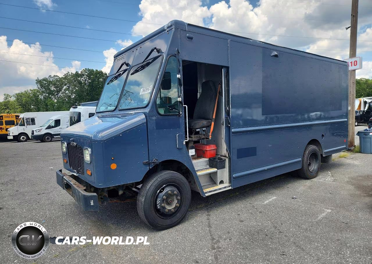 2020 Freightliner Chassis M Line Walk-In Van