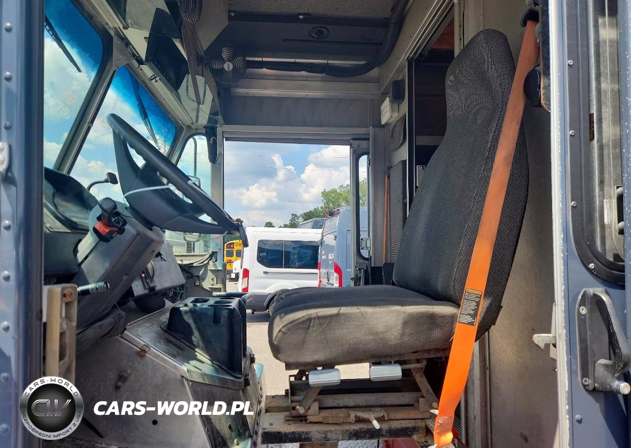 2020 Freightliner Chassis M Line Walk-In Van VIN:4UZAC2EA7LCMK0099 - 7