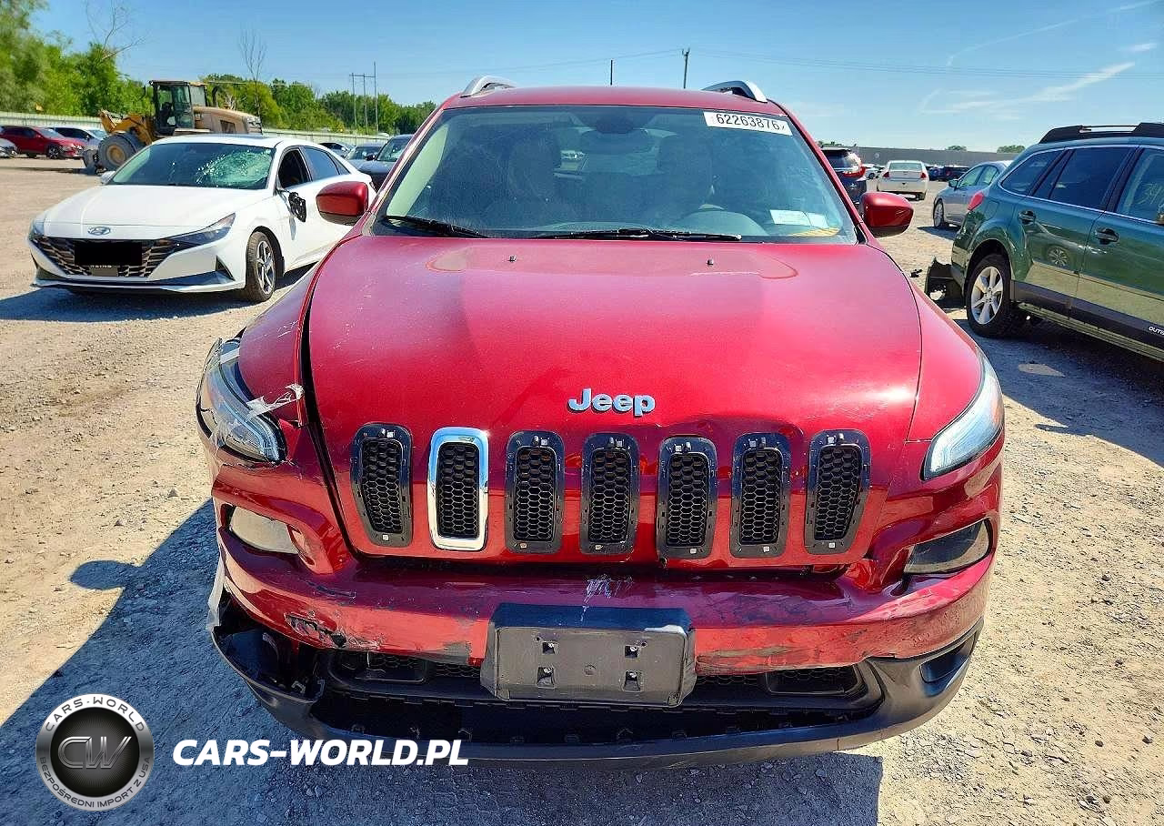 2016 Jeep Cherokee Latitude VIN:1C4PJMCB0GW375815 - 5