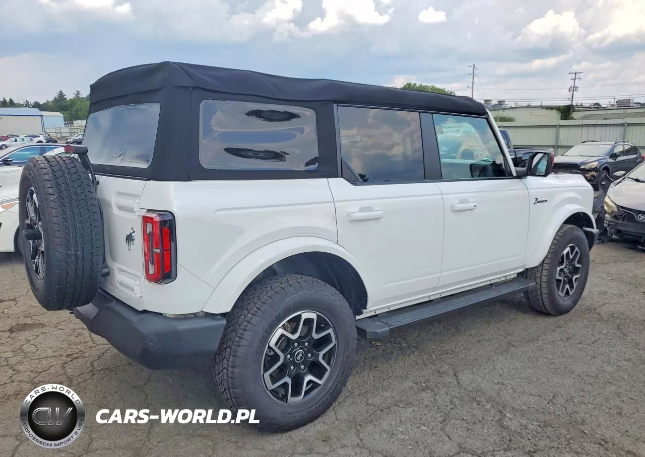 2023 Ford Bronco Base VIN:1FMDE5BH6PLC00906 - 3