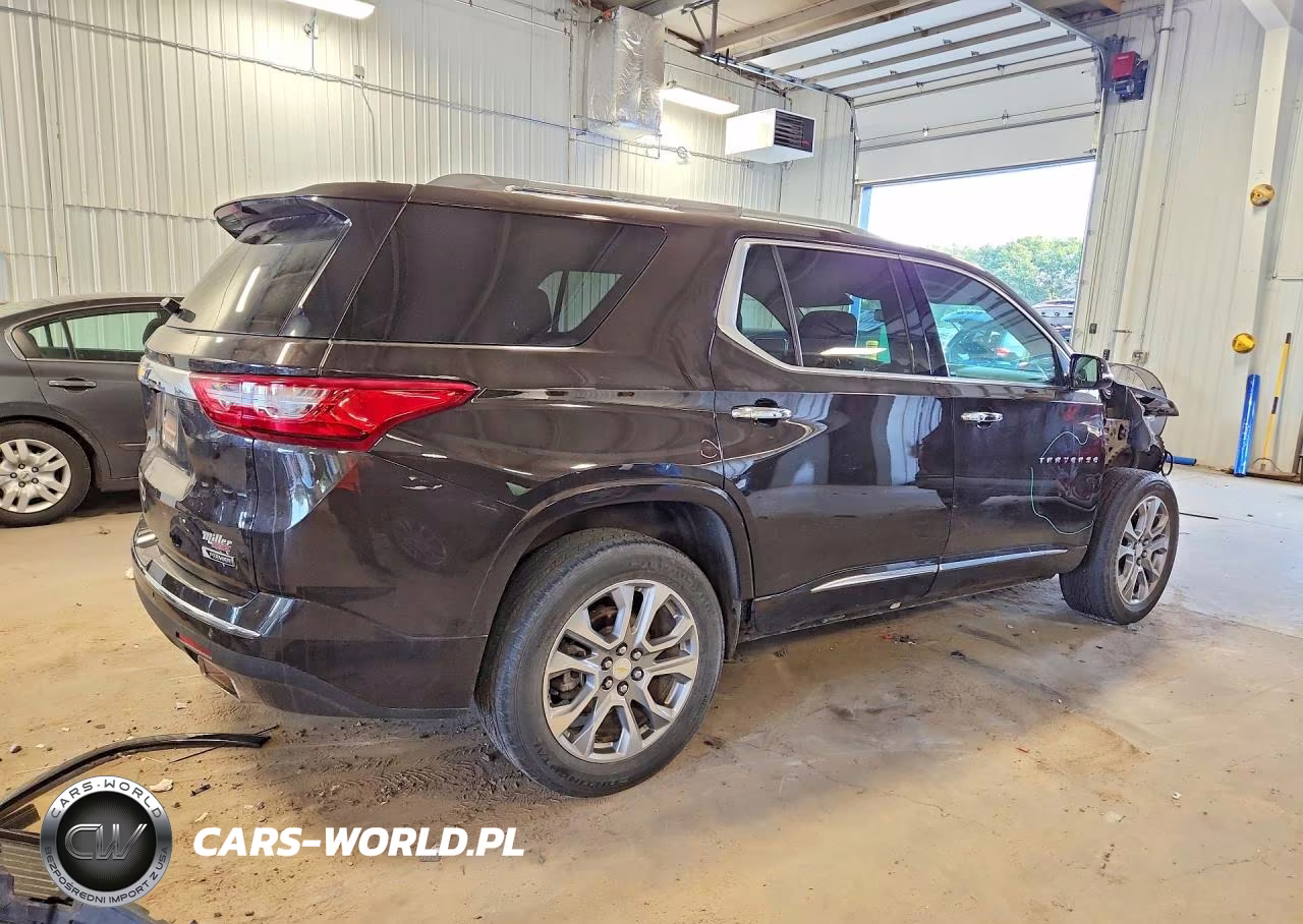 2018 Chevrolet Traverse Premier VIN:1GNEVJKW5JJ123360 - 3