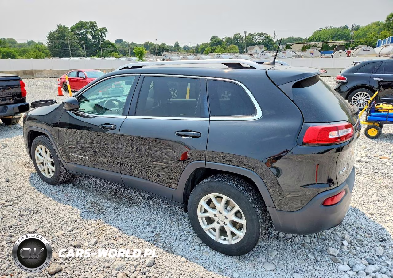 2016 Jeep Cherokee Latitude VIN:1C4PJMCB5GW117659 - 2