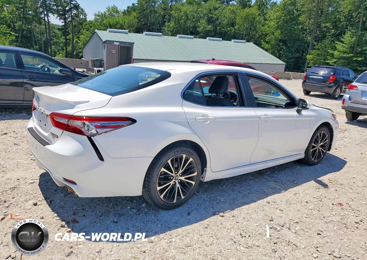 2018 Toyota Camry Se VIN:4T1B11HK0JU148768 - 3