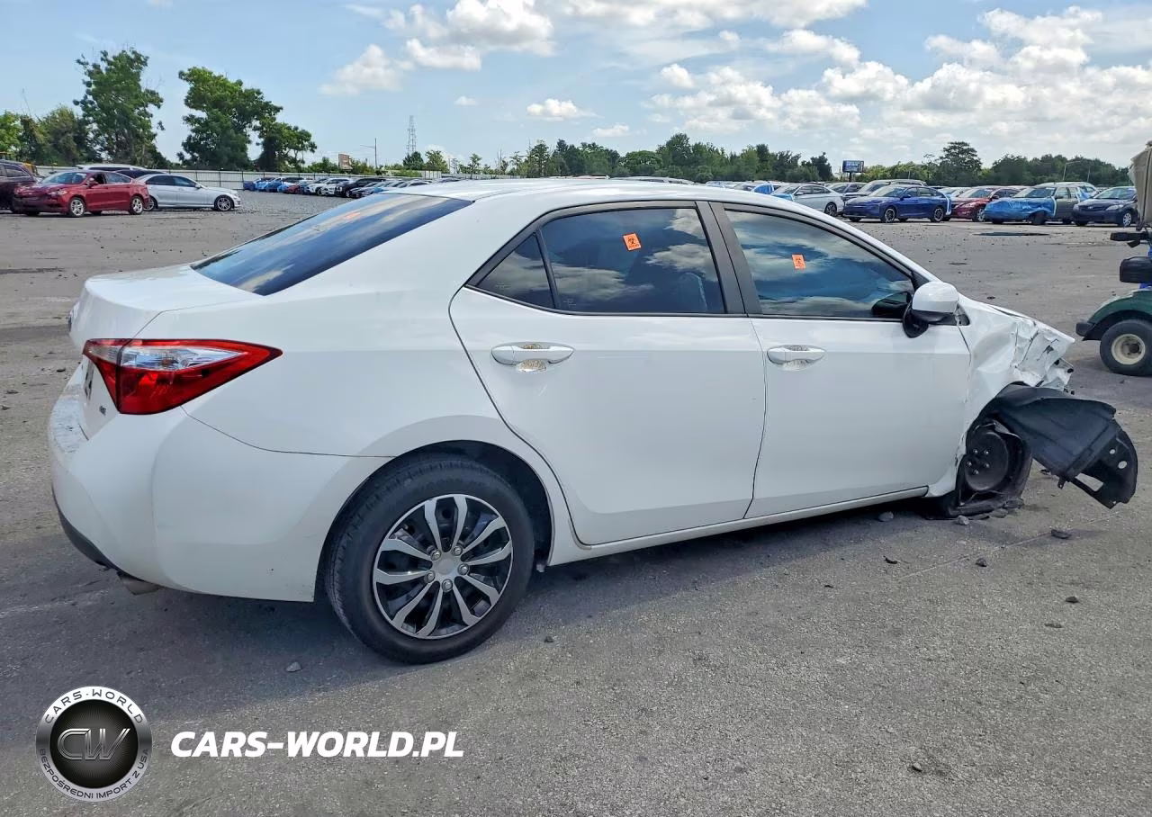 2016 Toyota Corolla Le VIN:2T1BURHE8GC617437 - 3