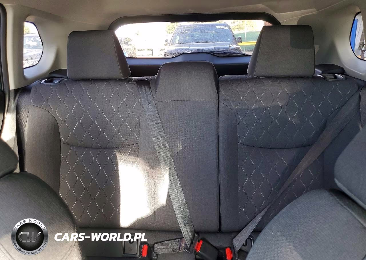 2022 Toyota Corolla Cross Le VIN:7MUBAABG3NV018900 - 10