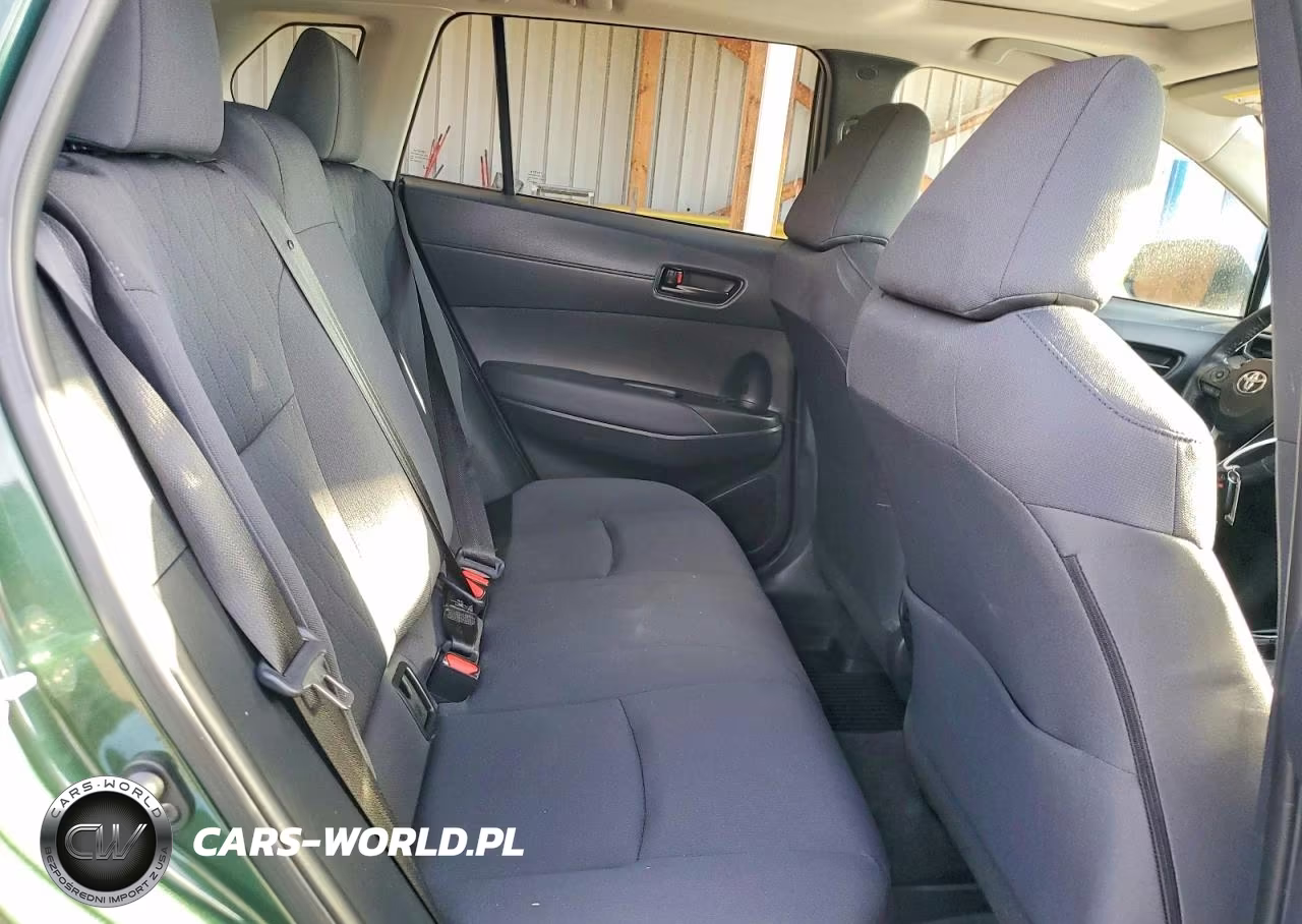 2022 Toyota Corolla Cross Le VIN:7MUBAABG3NV018900 - 11