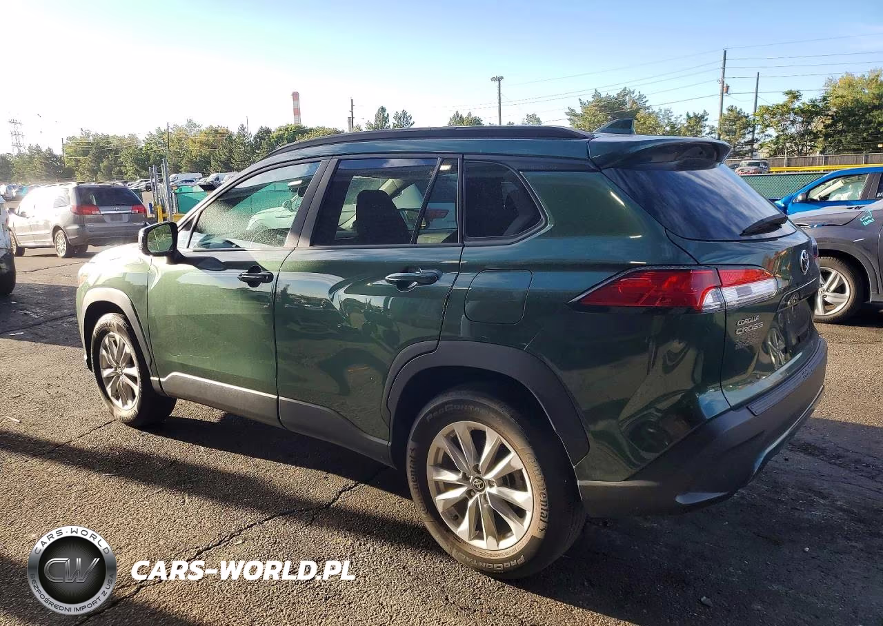 2022 Toyota Corolla Cross Le VIN:7MUBAABG3NV018900 - 2