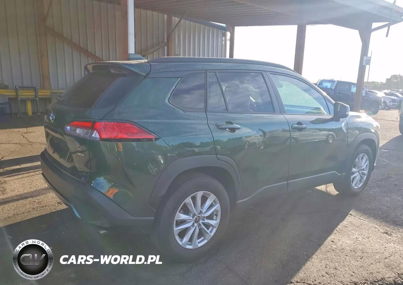 2022 Toyota Corolla Cross Le VIN:7MUBAABG3NV018900 - 3