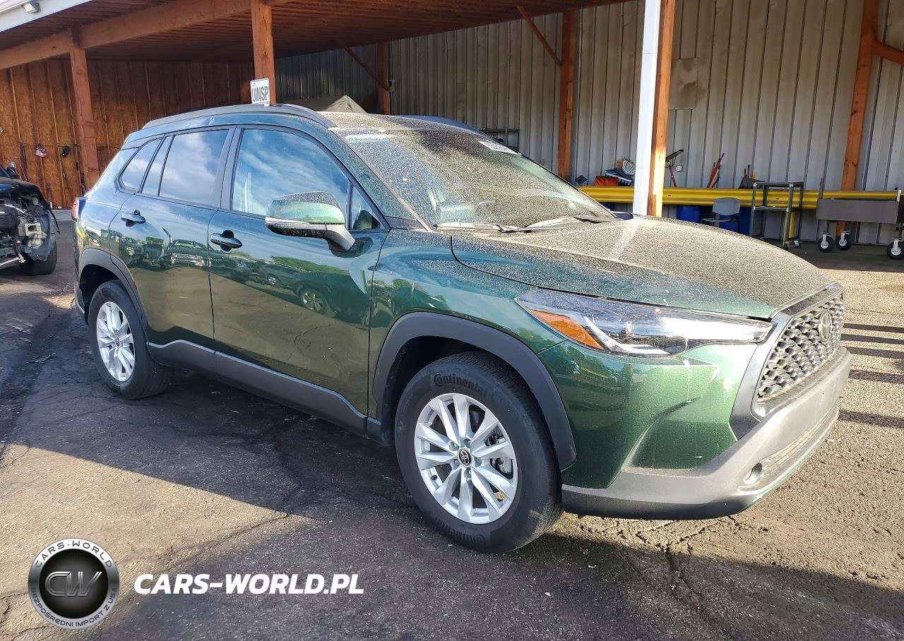 2022 Toyota Corolla Cross Le VIN:7MUBAABG3NV018900 - 4