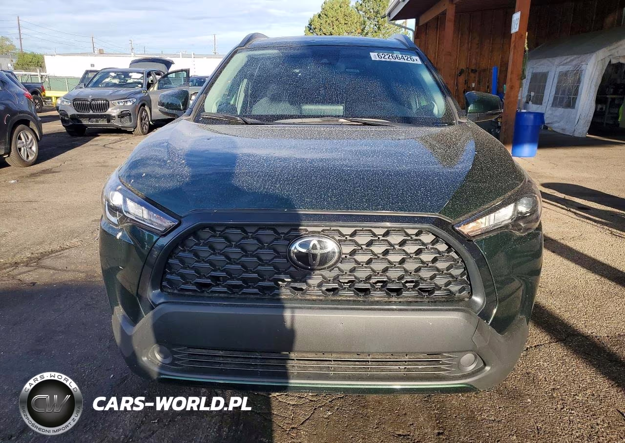 2022 Toyota Corolla Cross Le VIN:7MUBAABG3NV018900 - 5