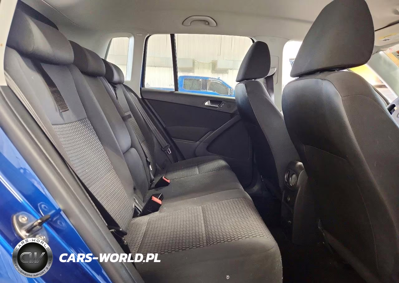 2010 Volkswagen Tiguan S VIN:WVGAV7AX0AW002741 - 10