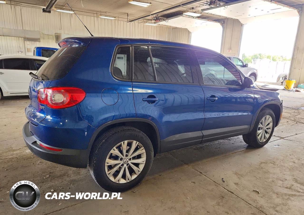 2010 Volkswagen Tiguan S VIN:WVGAV7AX0AW002741 - 3