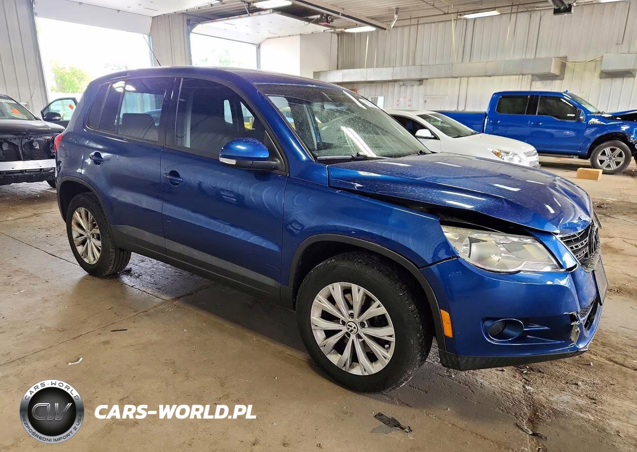 2010 Volkswagen Tiguan S VIN:WVGAV7AX0AW002741 - 4