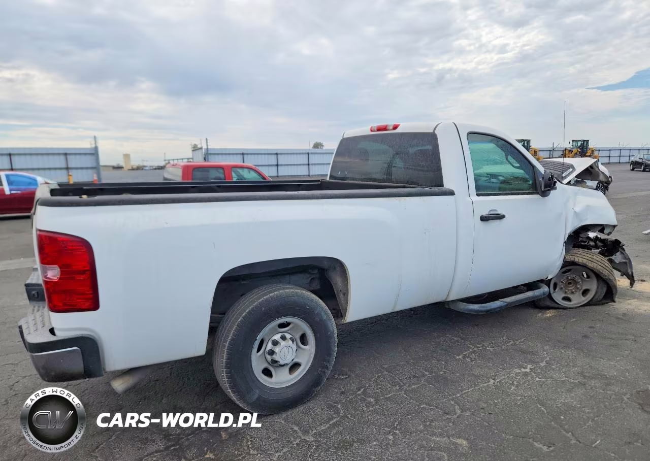 2009 Chevrolet Silverado C2500 Heavy Duty VIN:1GCHC44K99F142810 - 3