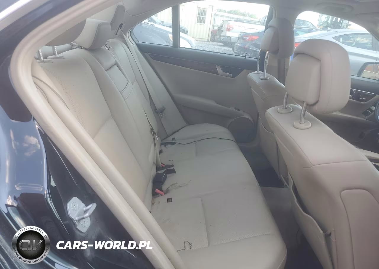 2012 Mercedes-Benz C 250 VIN:WDDGF4HBXCA622670 - 10