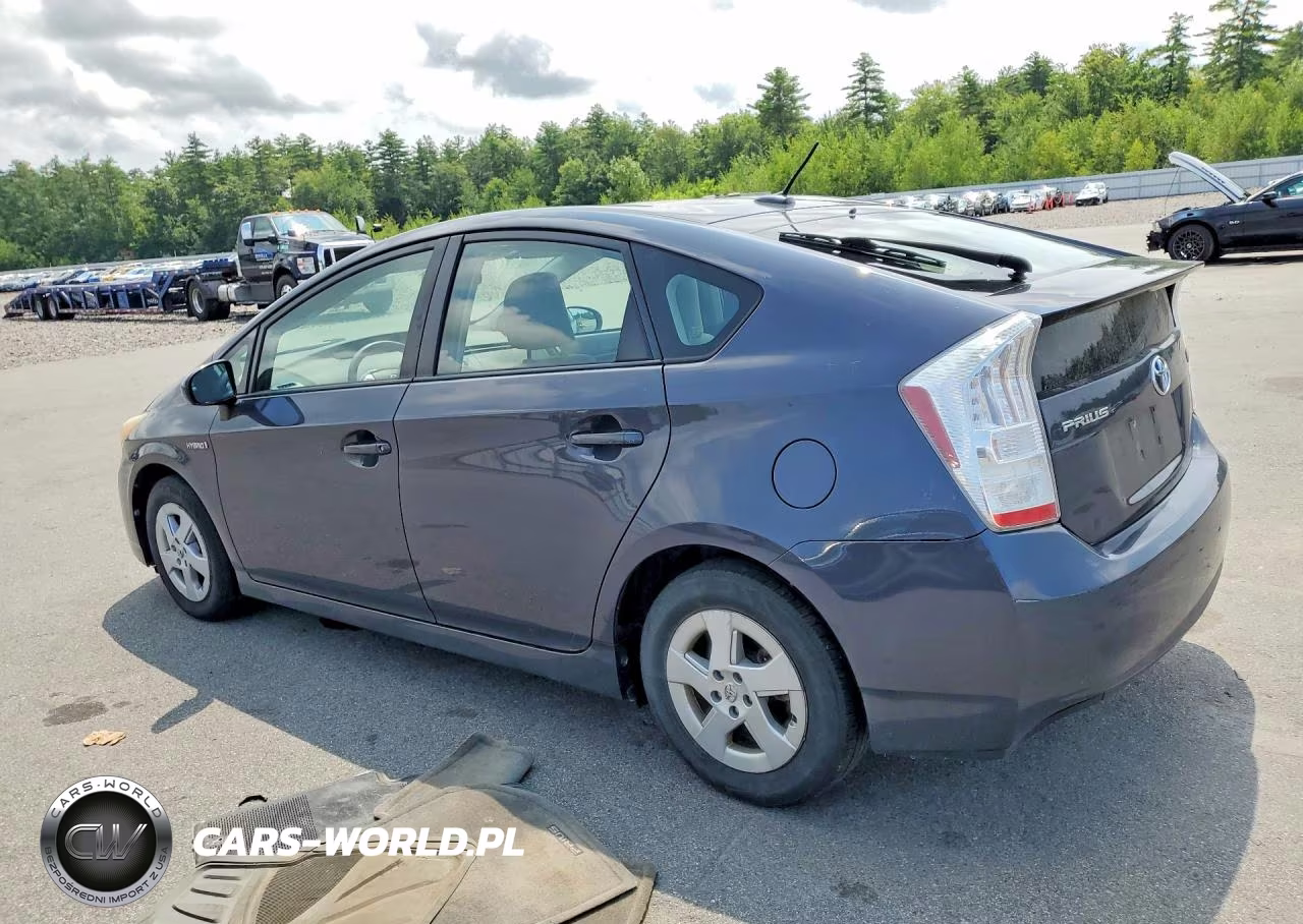 2011 Toyota Prius Two VIN:JTDKN3DUXB0295992 - 2