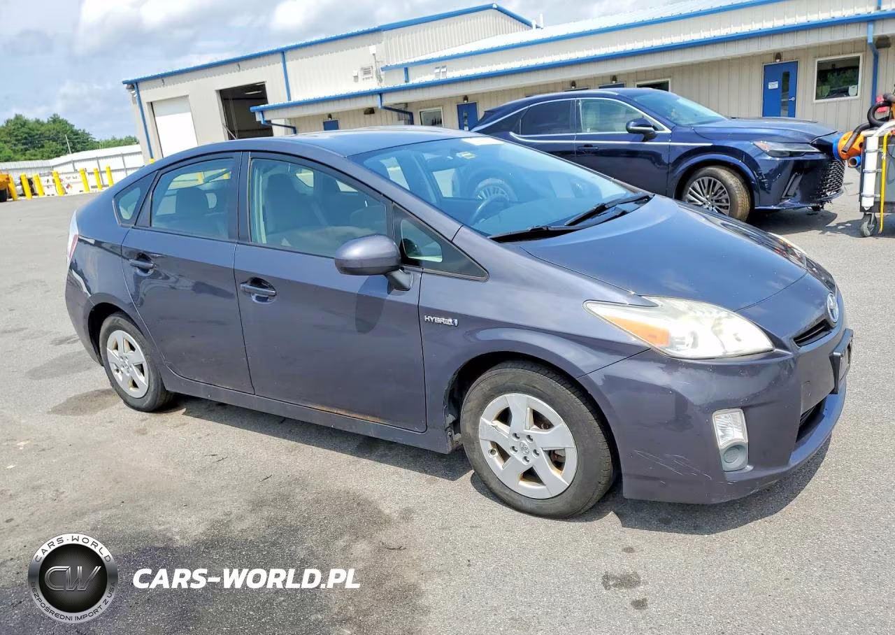 2011 Toyota Prius Two VIN:JTDKN3DUXB0295992 - 4
