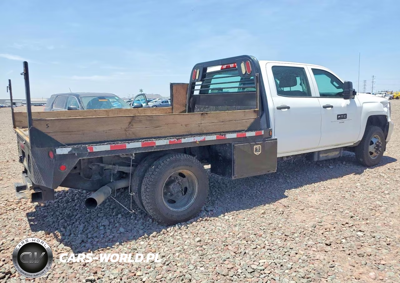 2015 Chevrolet Silverado C3500 VIN:1GB4CYC81FF619435 - 3