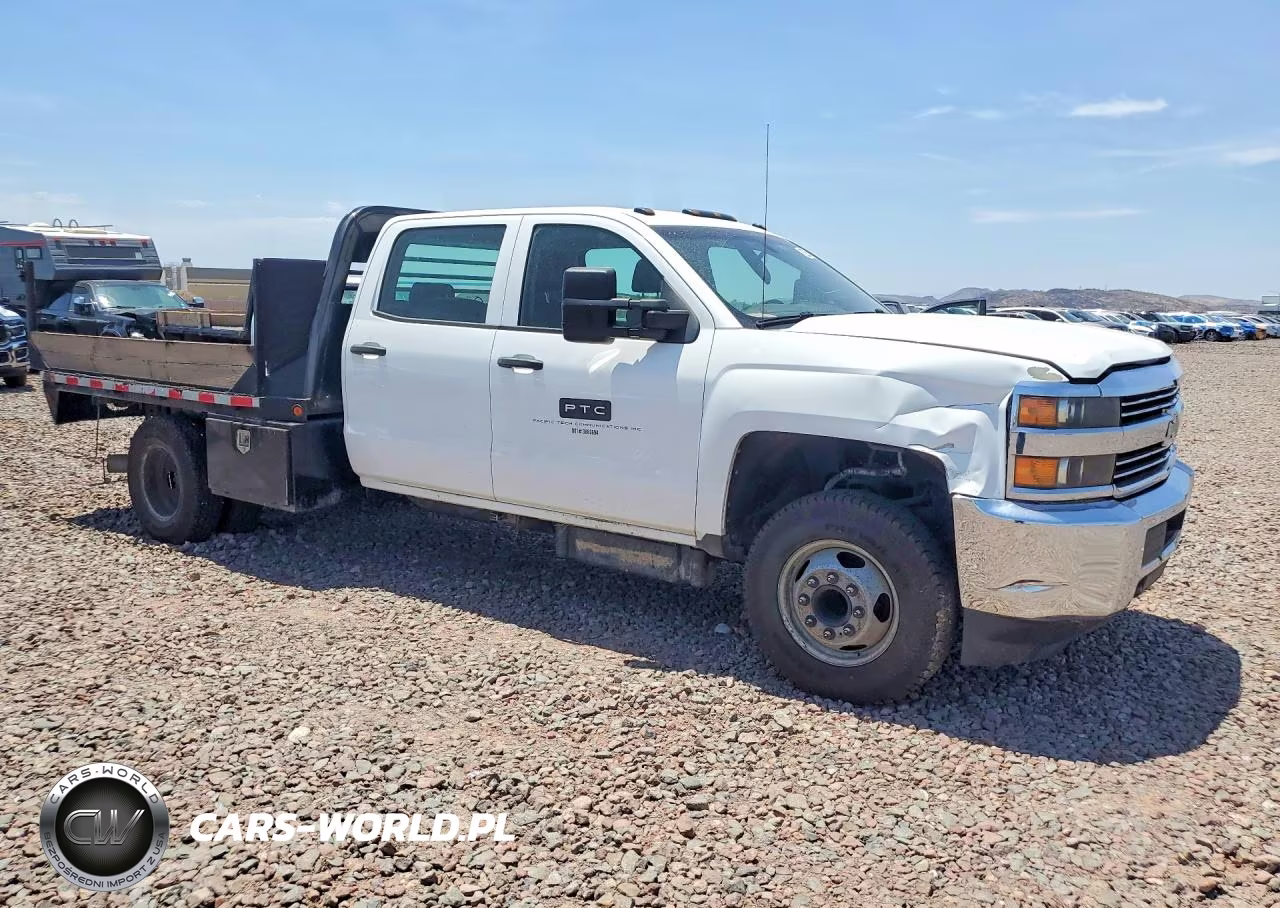 2015 Chevrolet Silverado C3500 VIN:1GB4CYC81FF619435 - 4