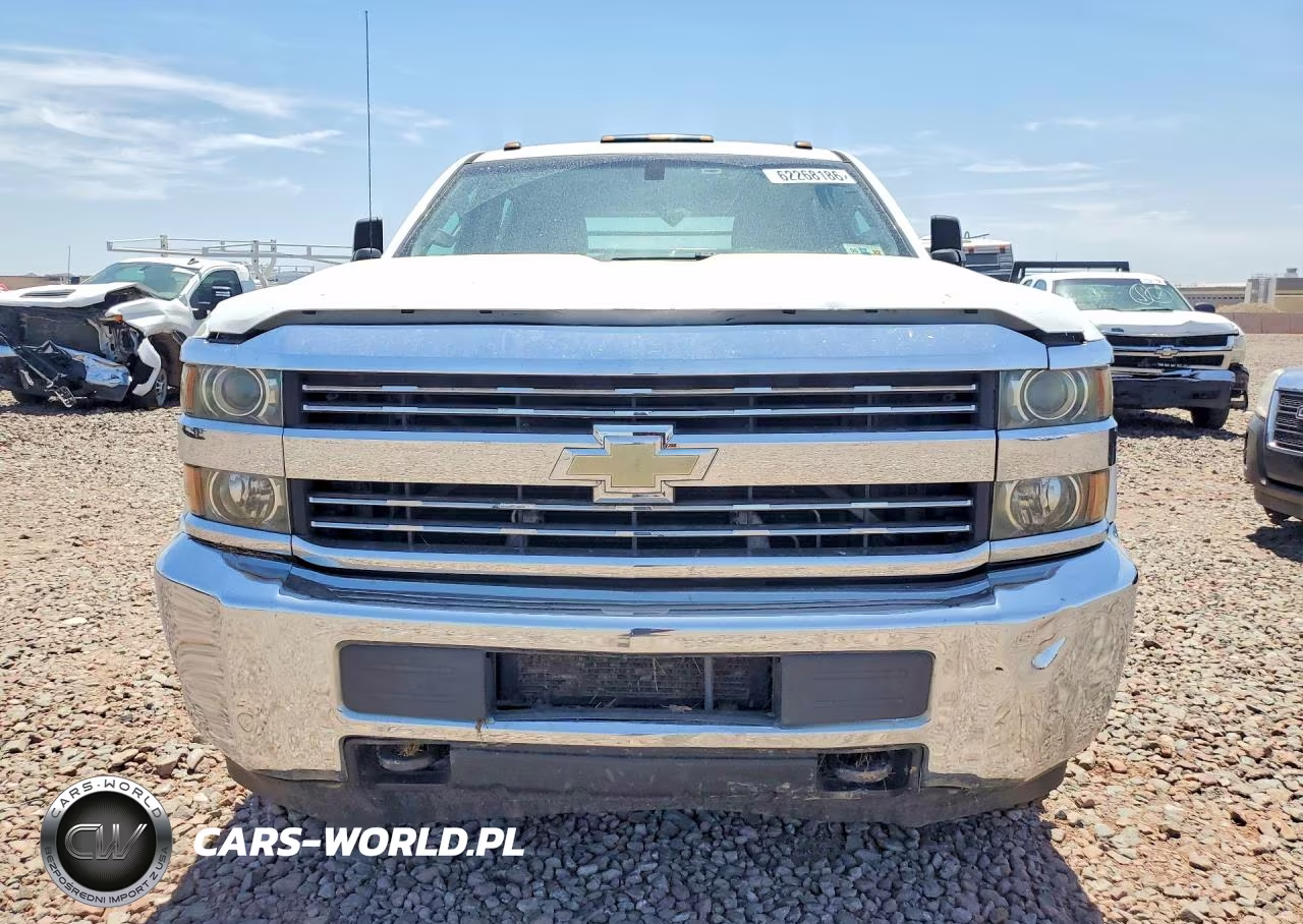 2015 Chevrolet Silverado C3500 VIN:1GB4CYC81FF619435 - 5