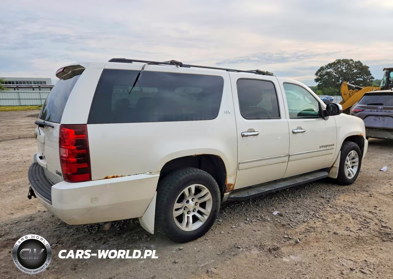 2011 Chevrolet Suburban K1500 Ltz VIN:1GNSKKE31BR333346 - 3