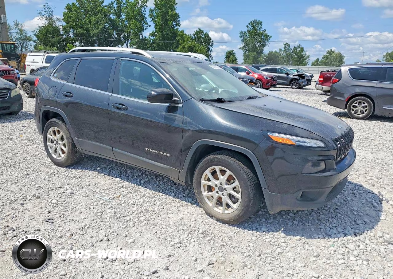2016 Jeep Cherokee Latitude VIN:1C4PJMCB6GW188207 - 4