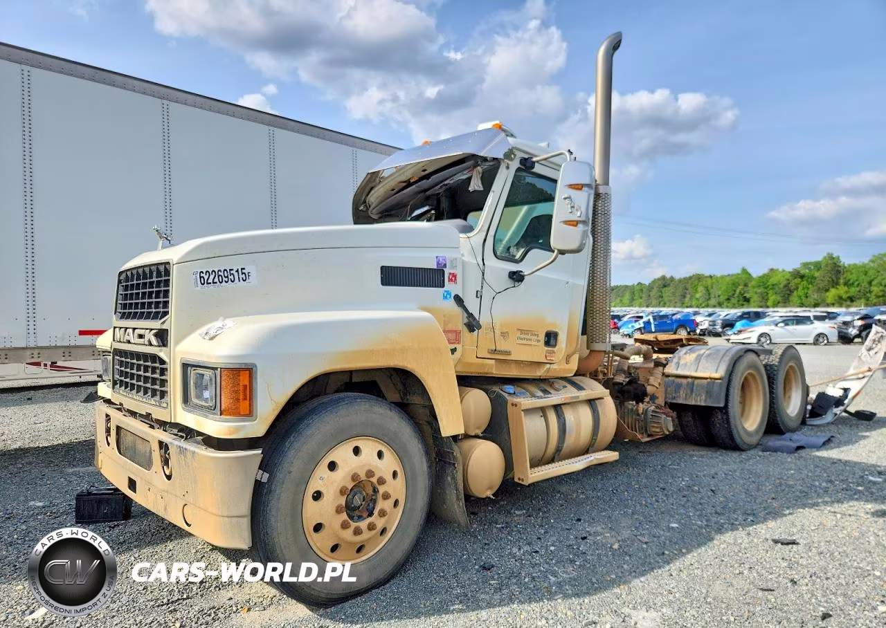 2022 Mack Pinnacle Semi Truck VIN:1M1PN4GYXNM009839 - 2