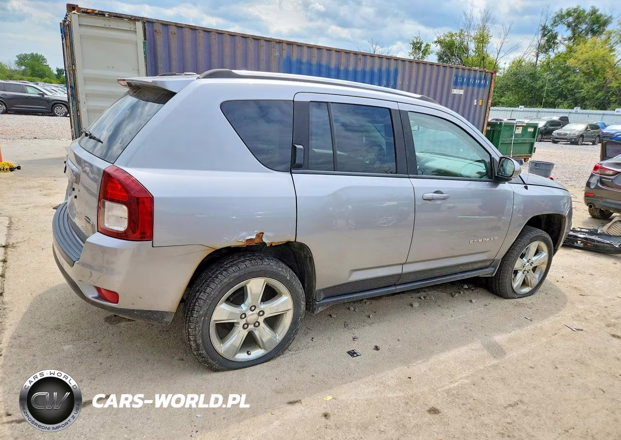 2014 Jeep Compass Latitude VIN:1C4NJDEB5ED762213 - 3