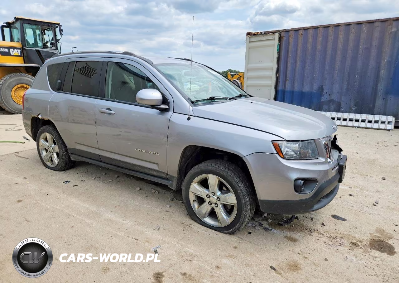 2014 Jeep Compass Latitude VIN:1C4NJDEB5ED762213 - 4