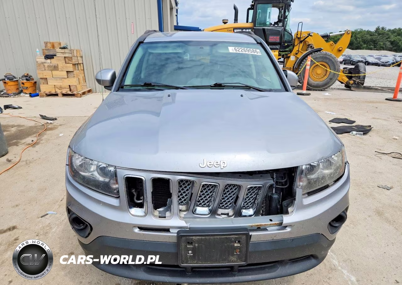 2014 Jeep Compass Latitude VIN:1C4NJDEB5ED762213 - 5