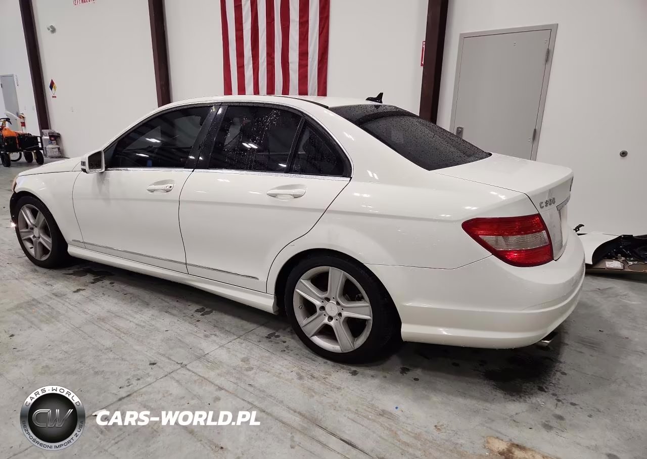2011 Mercedes-Benz C 300 VIN:WDDGF5EB8BA416806 - 2