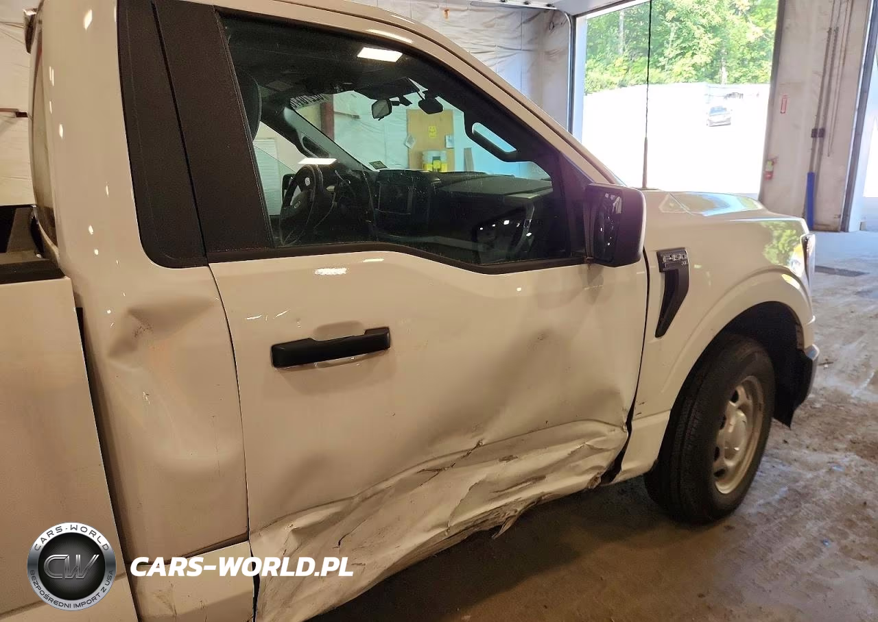 2023 Ford F150 VIN:1FTMF1CB5PKE33119 - 10