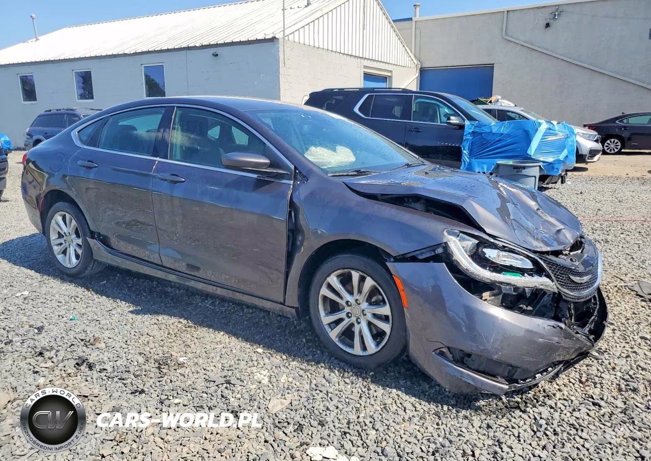 2015 Chrysler 200 Limited VIN:1C3CCCAB4FN561680 - 4