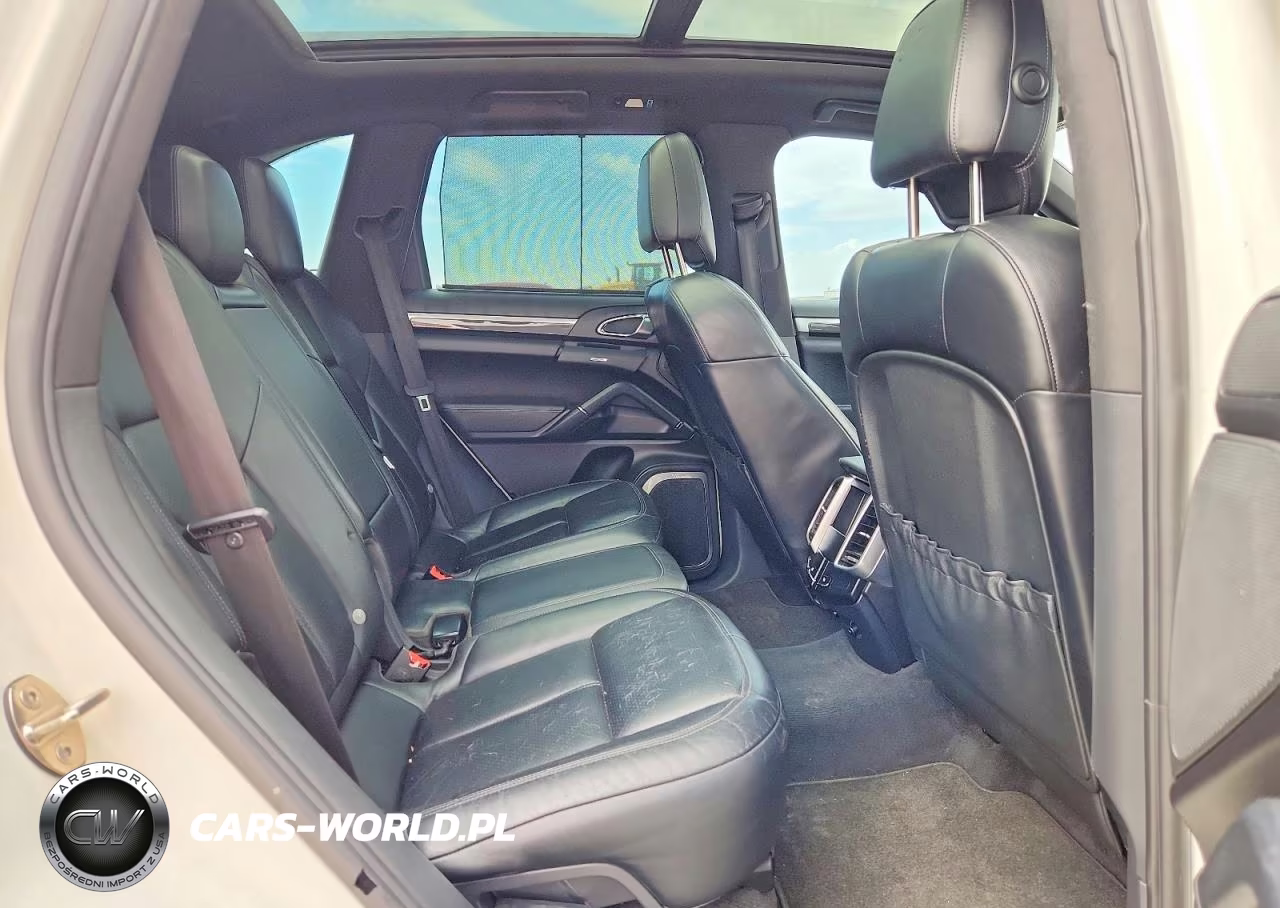 2012 Porsche Cayenne S VIN:WP1AB2A26CLA40708 - 11