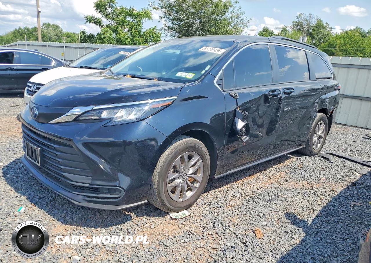 2023 Toyota Sienna Le