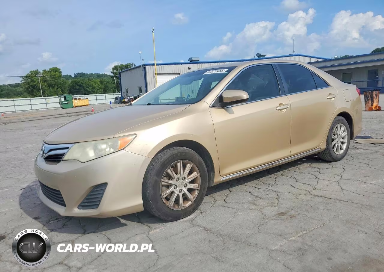 2012 Toyota Camry Le – zdjęcie 1 z 12