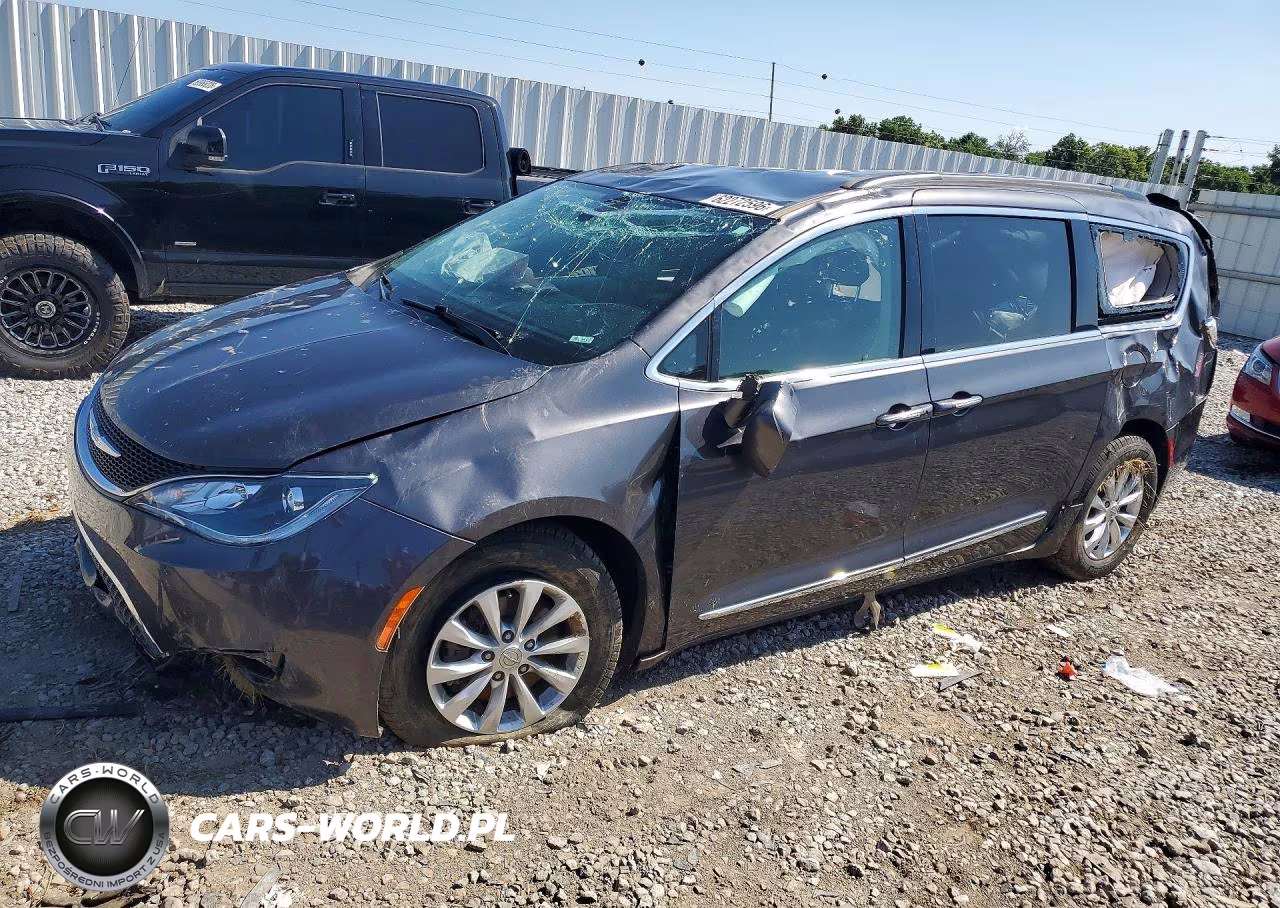 2017 Chrysler Pacifica Touring L – zdjęcie 1 z 13