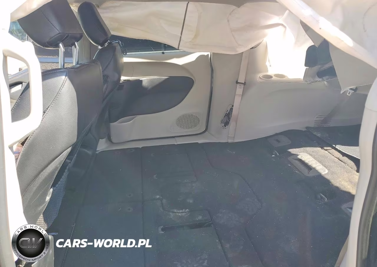 2017 Chrysler Pacifica Touring L VIN:2C4RC1BG9HR762453 - 10
