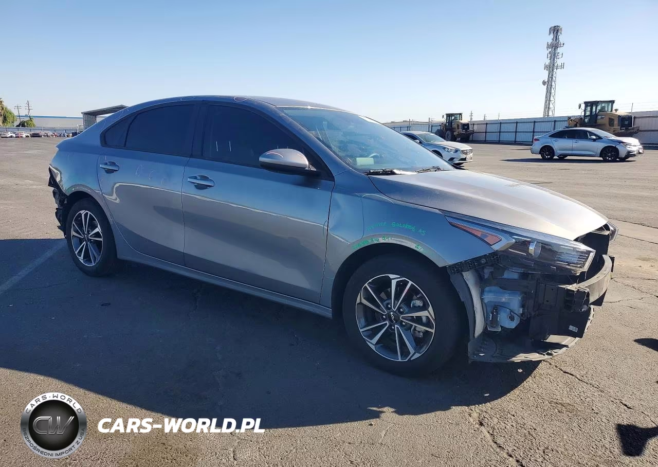 2024 Kia Forte Lxs VIN:3KPF24AD2RE794937 - 4