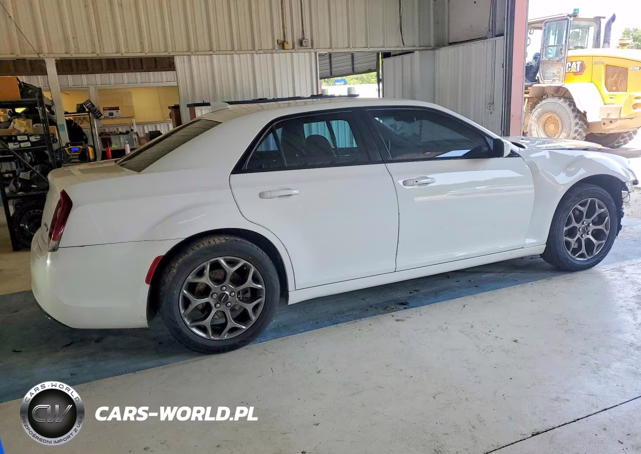 2017 Chrysler 300 S VIN:2C3CCAGG2HH529961 - 3