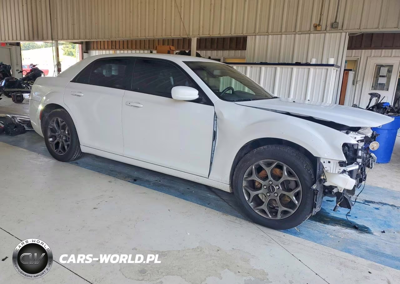 2017 Chrysler 300 S VIN:2C3CCAGG2HH529961 - 4