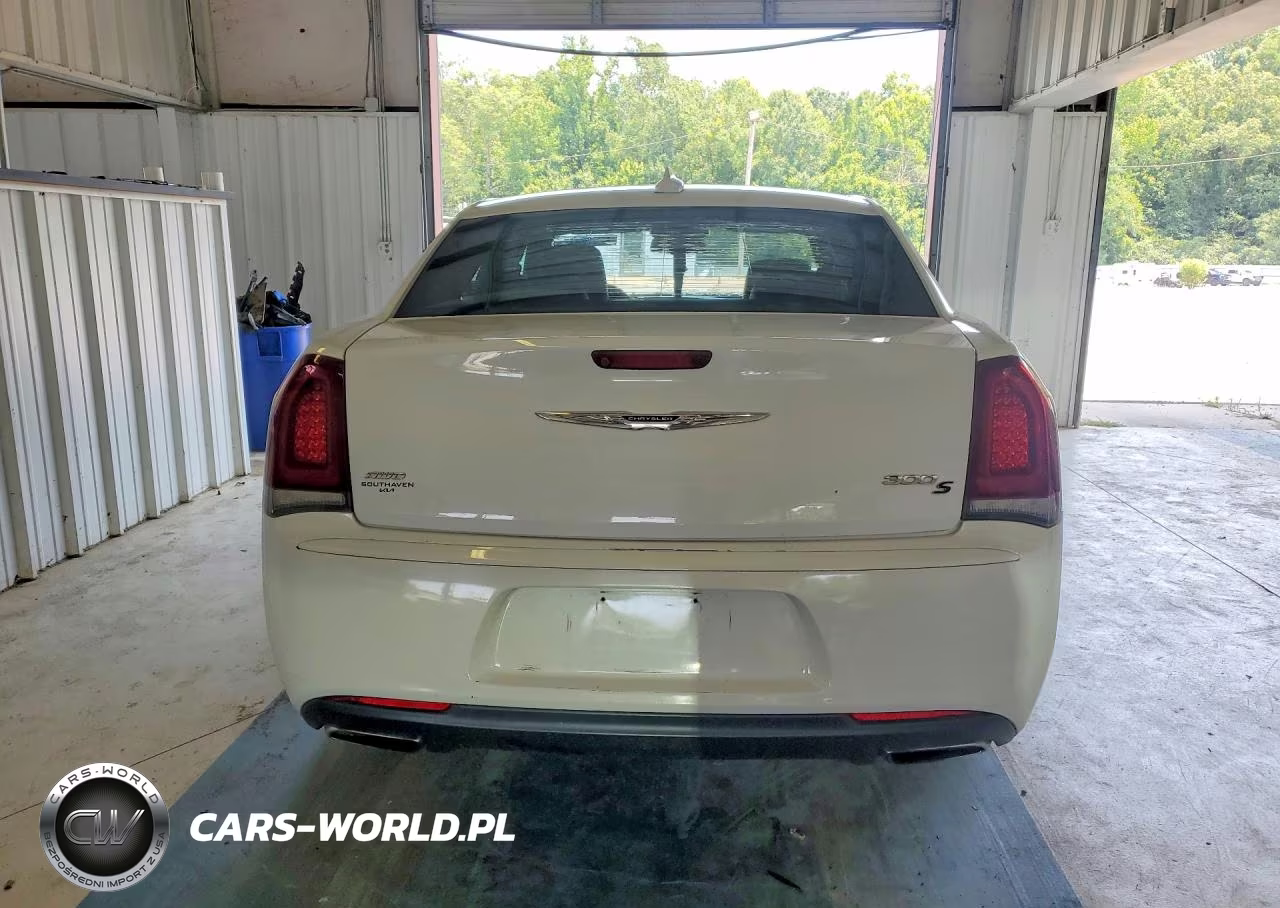 2017 Chrysler 300 S VIN:2C3CCAGG2HH529961 - 6