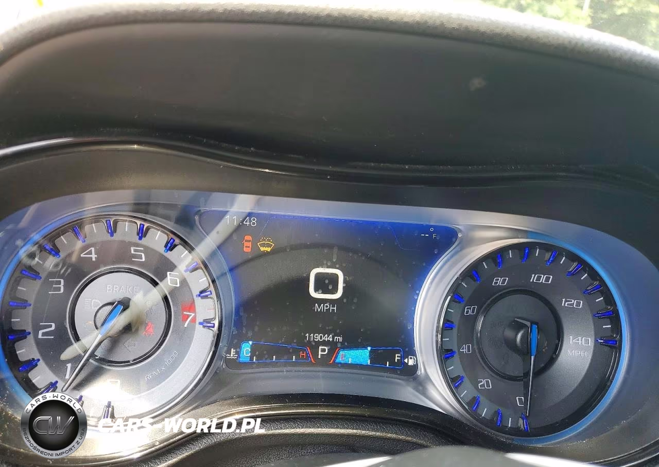 2017 Chrysler 300 S VIN:2C3CCAGG2HH529961 - 9