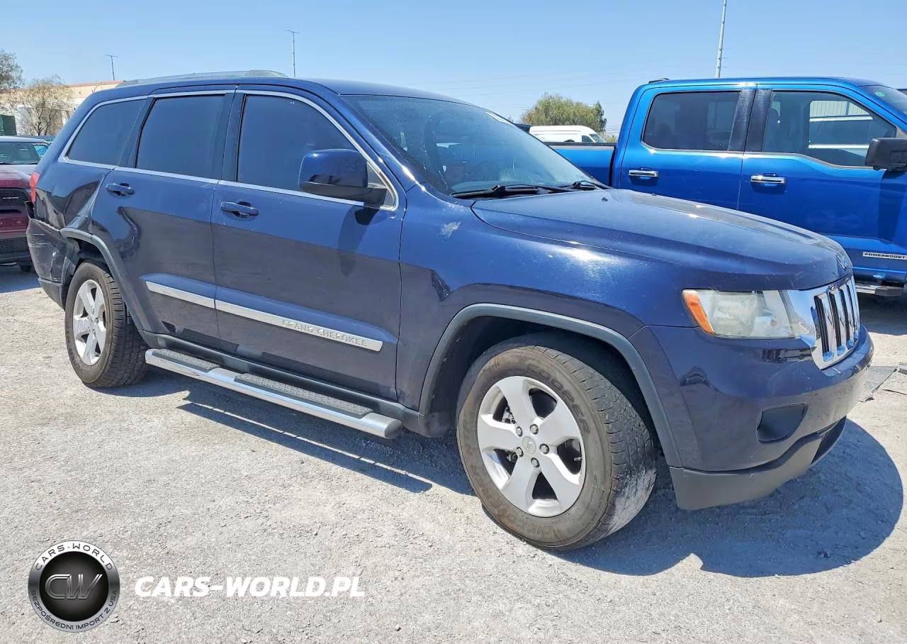 2013 Jeep Grand Cherokee Laredo VIN:1C4RJFAG2DC548184 - 4