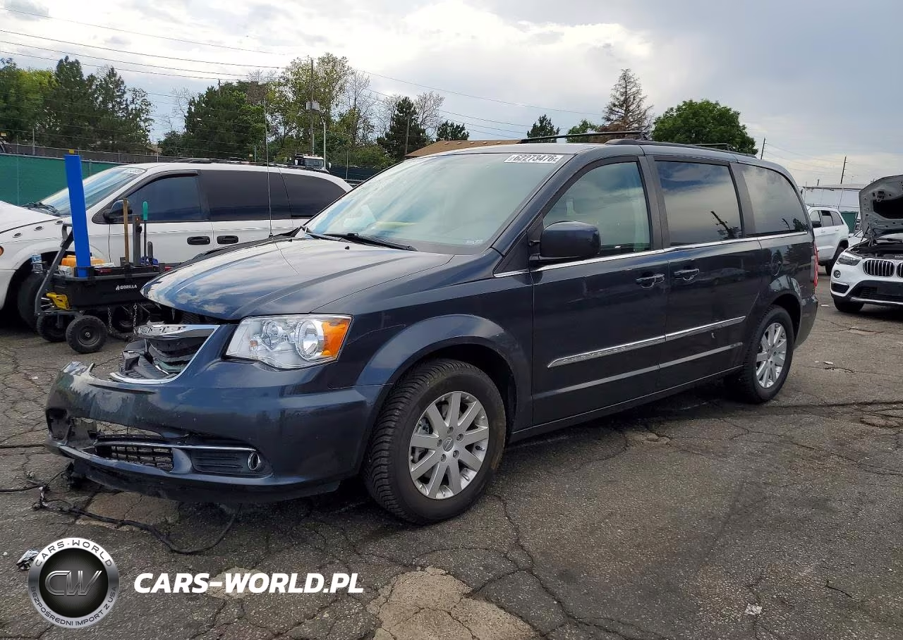 2014 Chrysler Town & Country Touring – zdjęcie 1 z 13